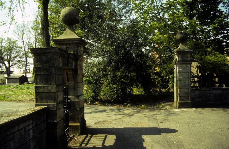 Avondhu House Gate Piers Bo'ness Rd, Grangemouth Falkirk Council