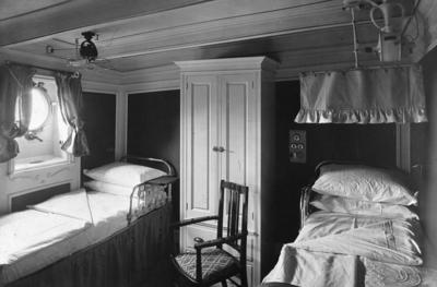 De luxe cabin of liner "Osterley"