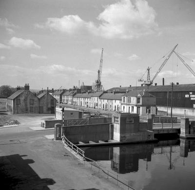 P37087; Bridge, Canal Street and Shipyard, Old Grangemouth