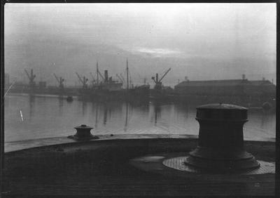 P37314; "Mist at Docks - foreground capstan at Sweeney"s bridge"