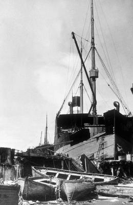 P02046; Ship "City of Edinburgh" in shipbreaking yard