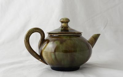 2005-020-162; teapot; miniature