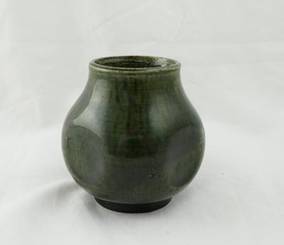 1992-017-002; vase
