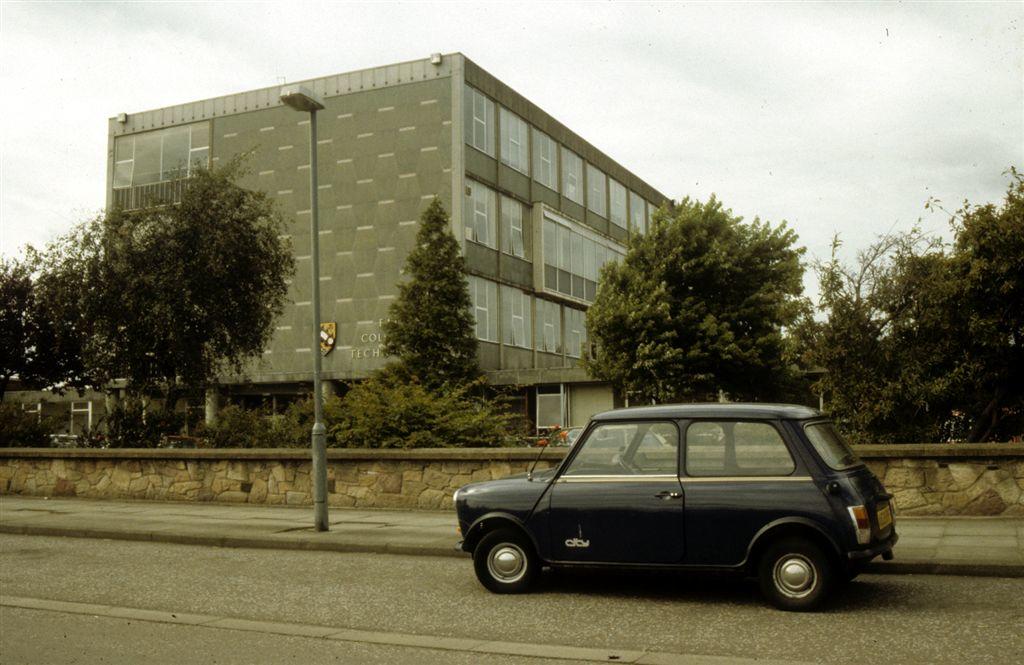 7b10d18dc353dec7a1116d10876b0e4ff18311f6