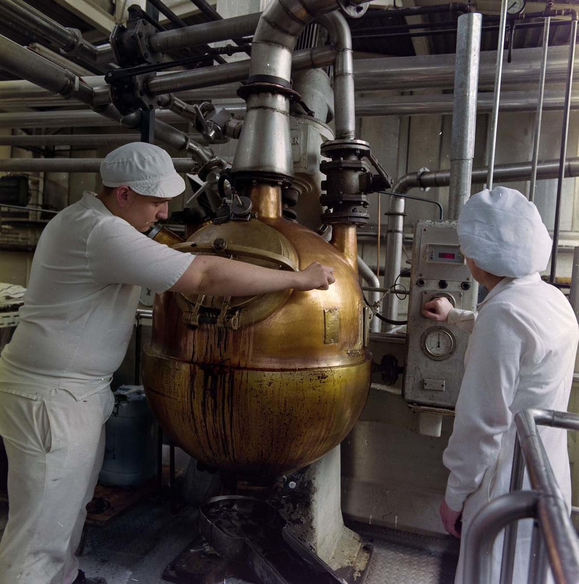 Interior and product shots of McCowans factory Falkirk Council