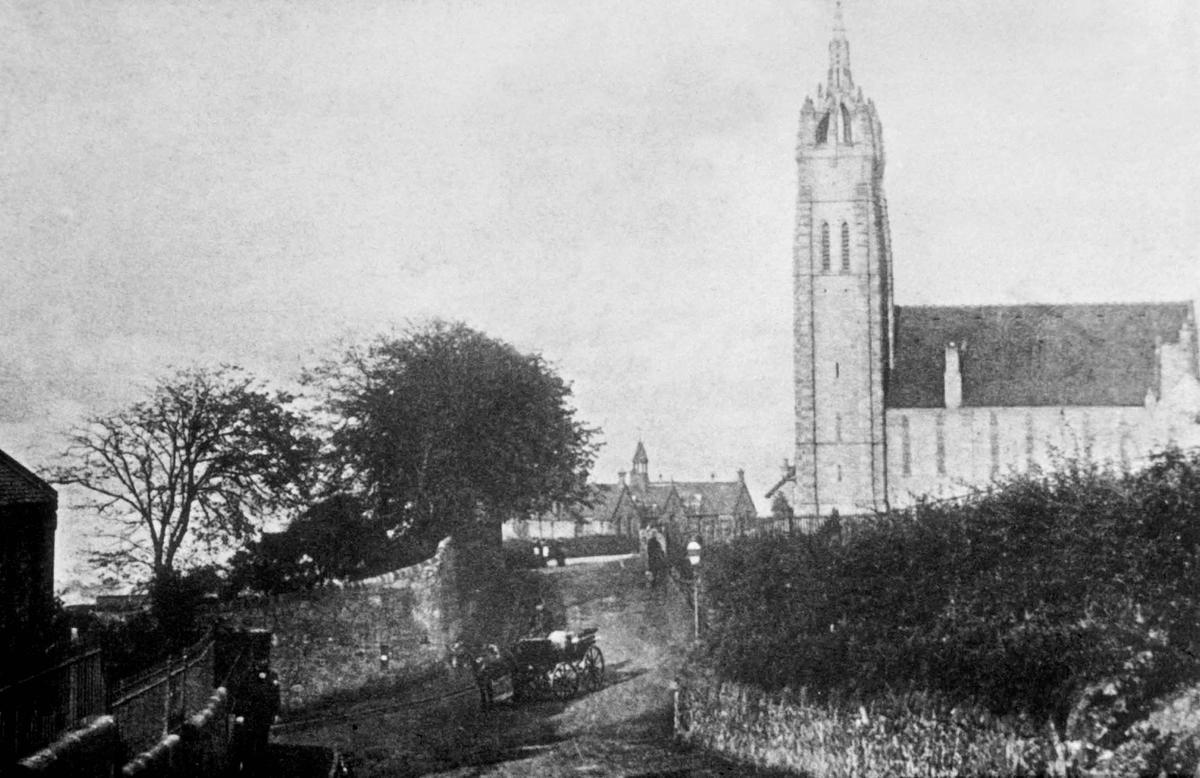 View of Craigmailen Church and Linlithgow Road Falkirk Council