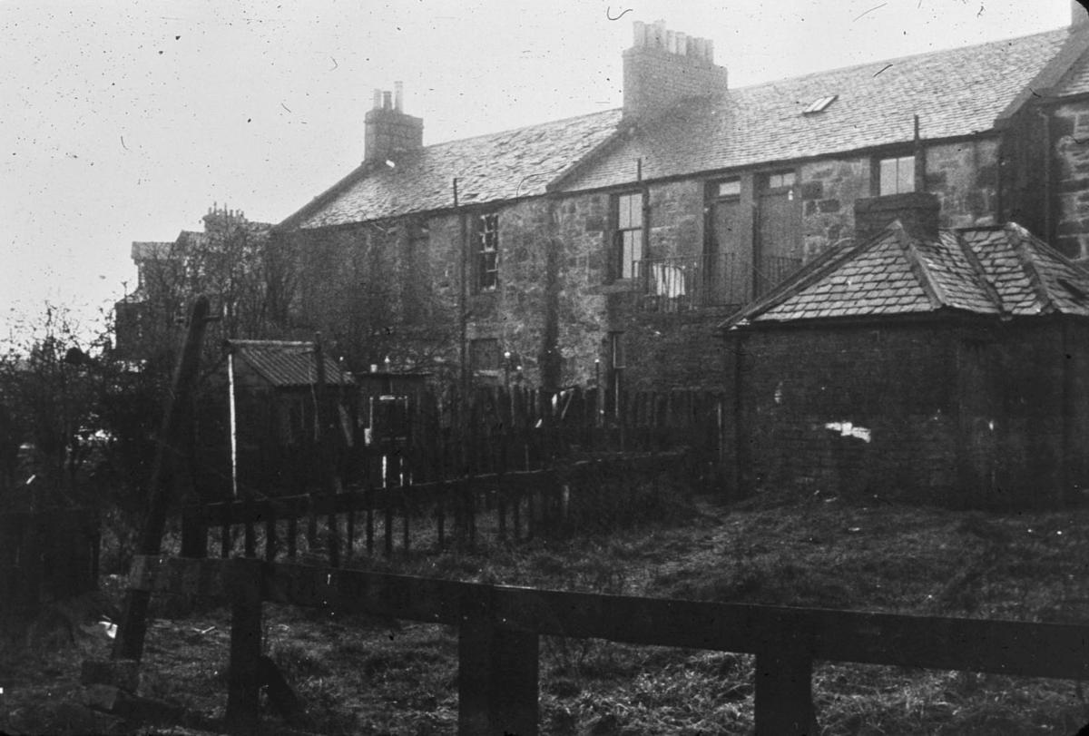 Houses in Persia Row, Carron Rd Falkirk Council