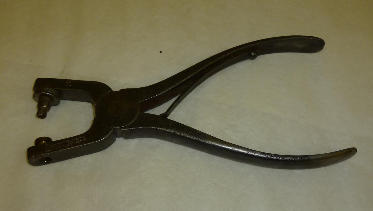 pliers; eyelet closing Falkirk Council